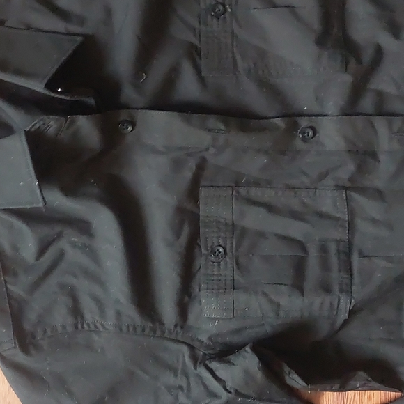 Blouse - Picture 2 of 8